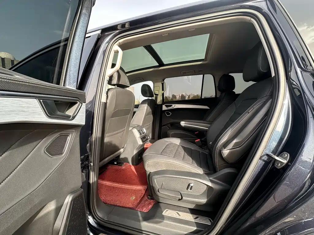 Volkswagen Viloran 2022 380TSI Luxury Pro 6 мест