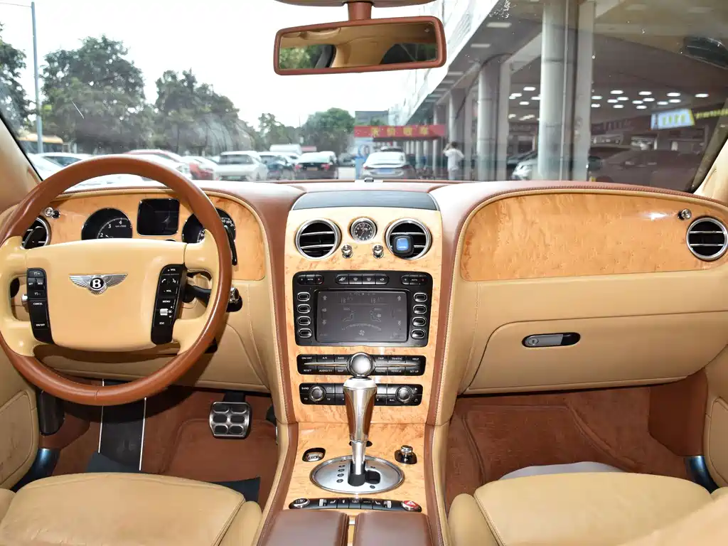 Bentley Flying Spur — миниатюра 4