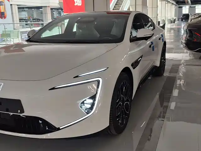2026 Avatr 12