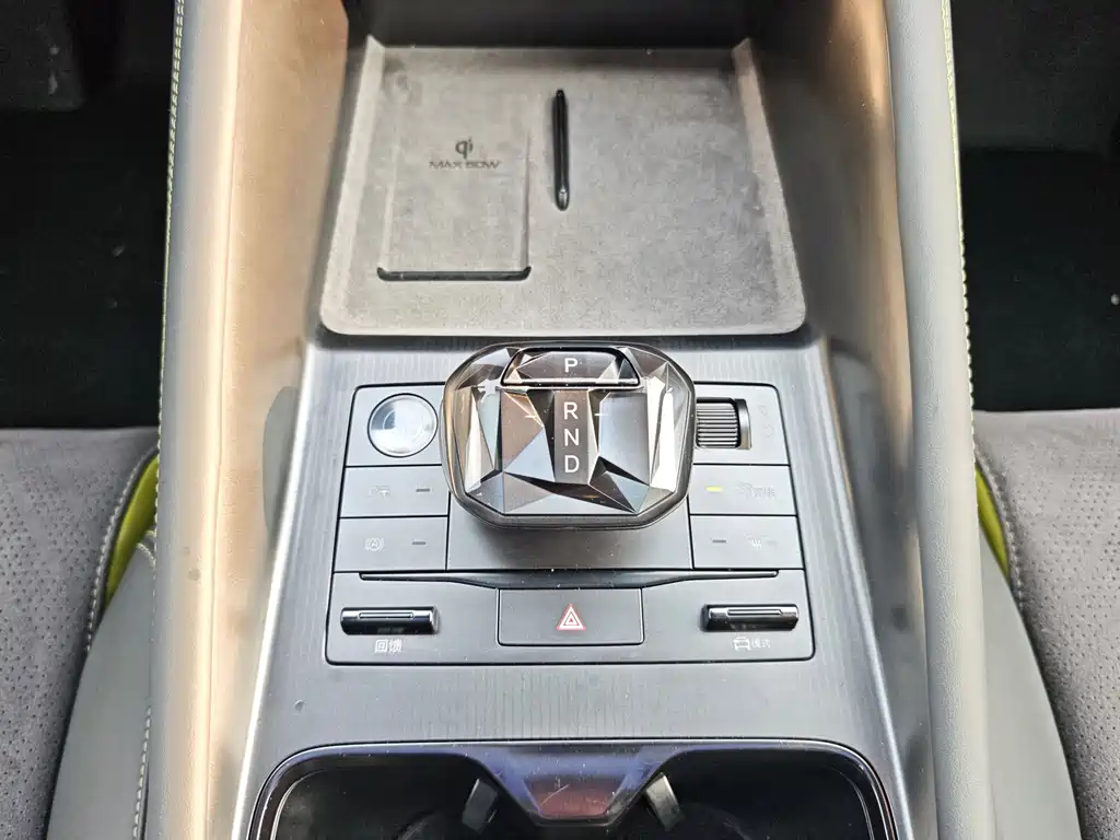 BYD L EV — миниатюра 17