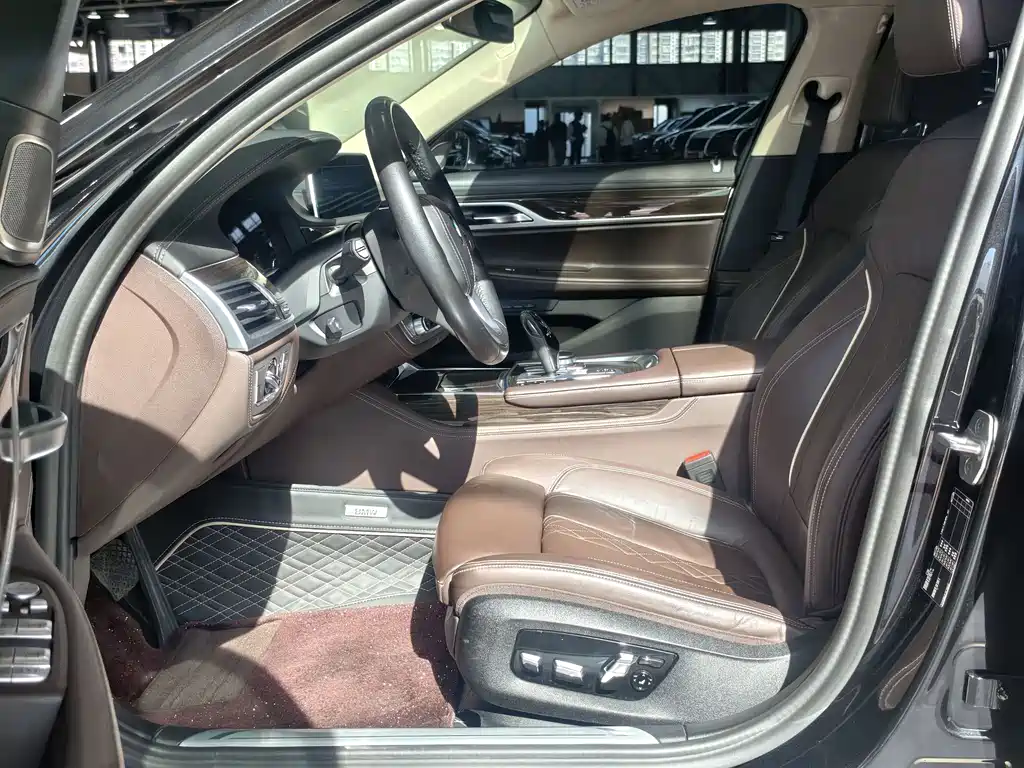 BMW 7 Series 7 2021 730Li Luxury