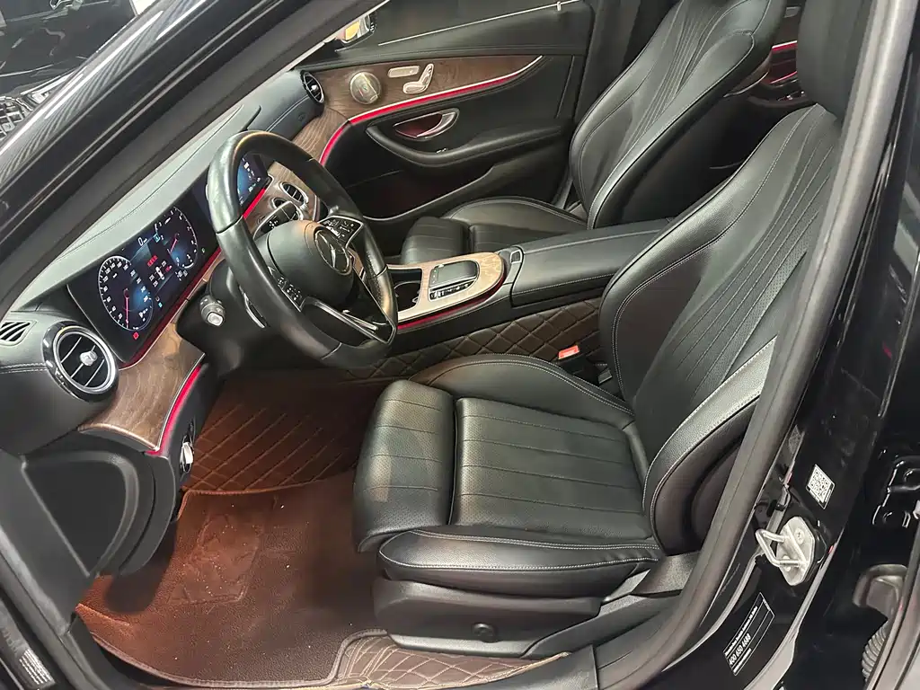 Mercedes-Benz E-Class — миниатюра 9