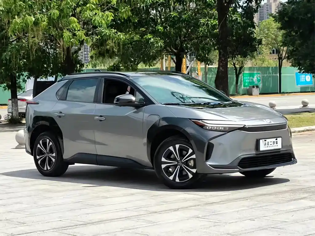 Toyota bZ4X — миниатюра 3