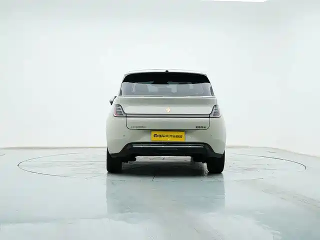 Baojun Yunduo — миниатюра 5