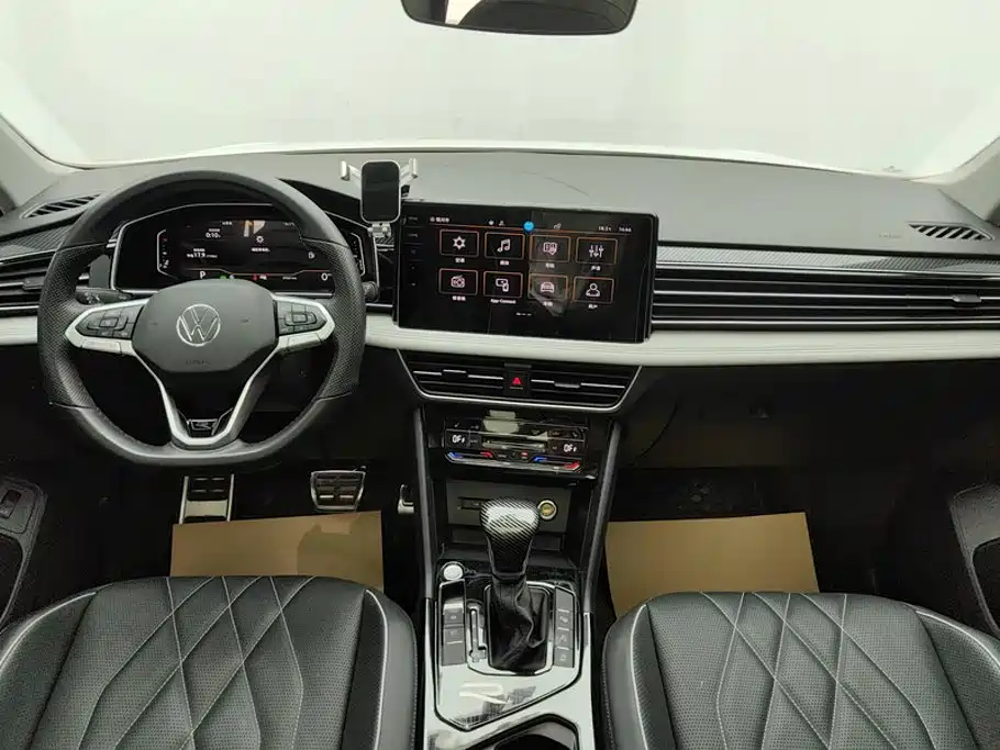 Volkswagen Tiguan L — миниатюра 12