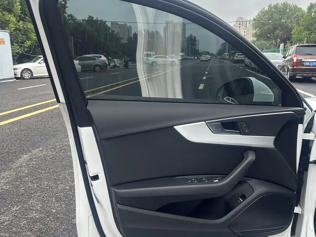 Audi A4L 2022 35 TFSI Fashion