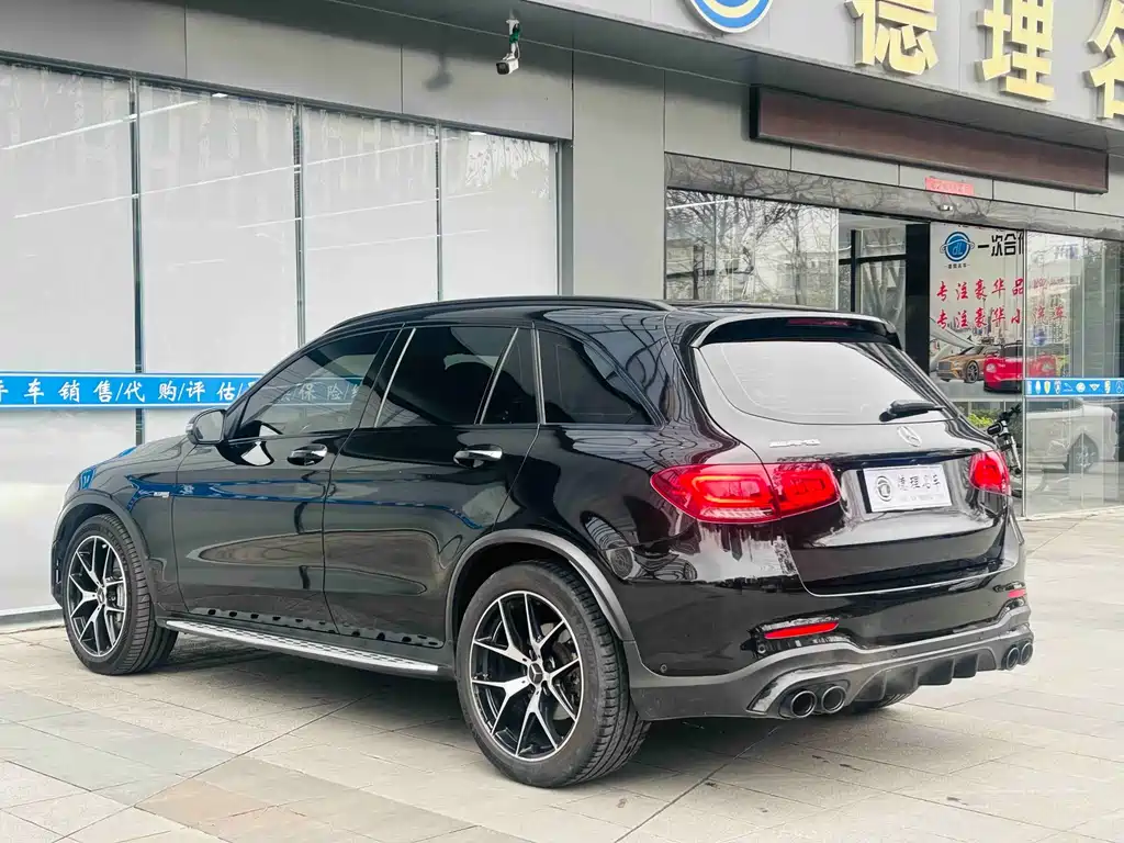 MERCEDES-BENZ GLC AMG