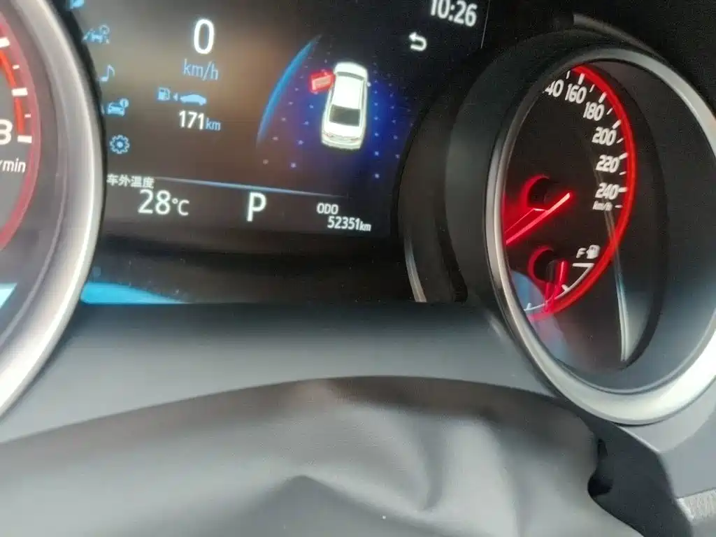 Toyota Camry — миниатюра 8