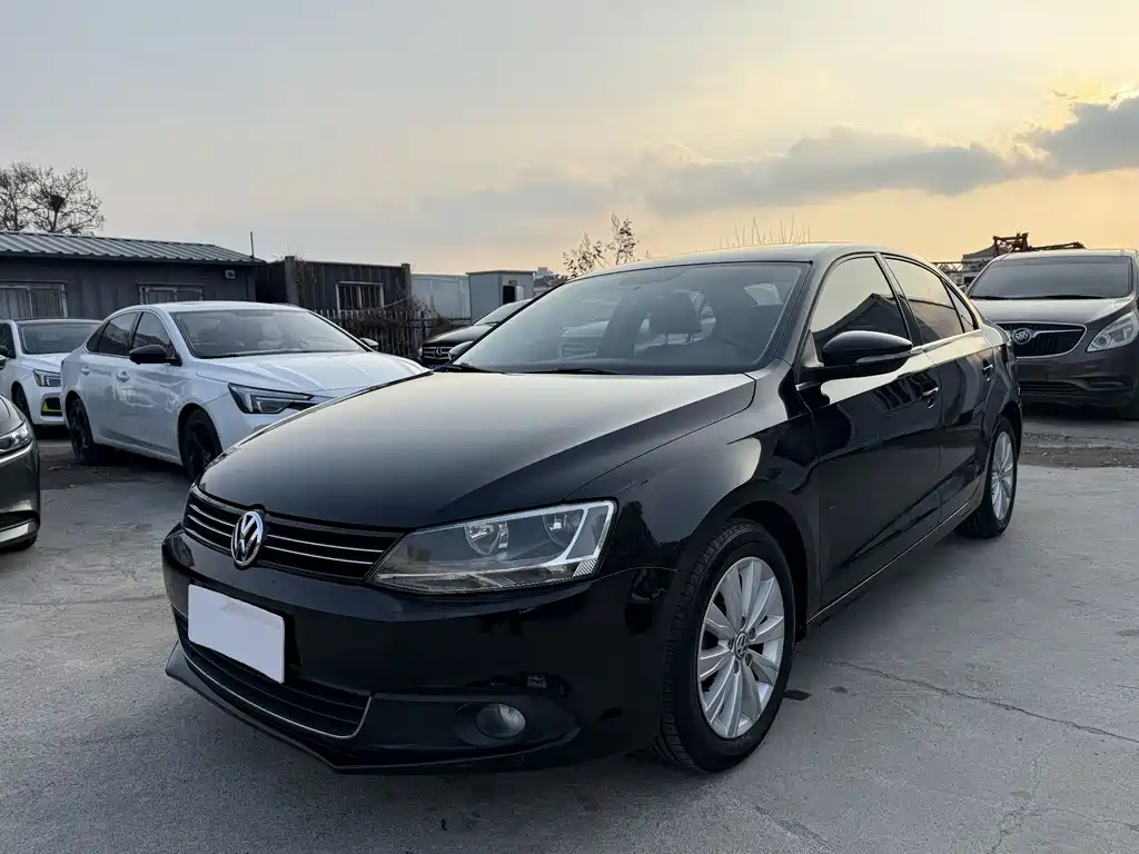 Volkswagen Sagitar 2014
