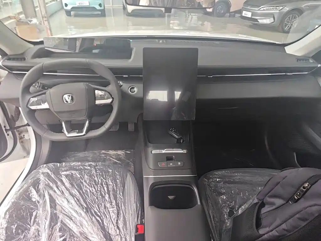 Changan Побег PHEV — миниатюра 10