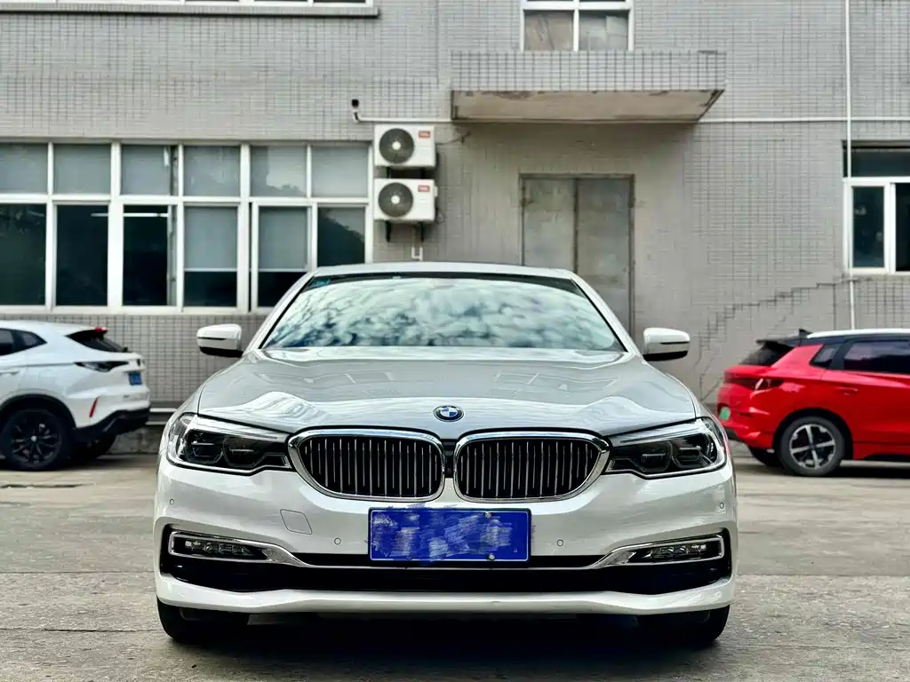 BMW 5 Series — миниатюра 2