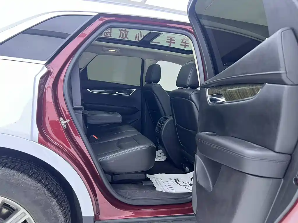 CADILLAC XT5