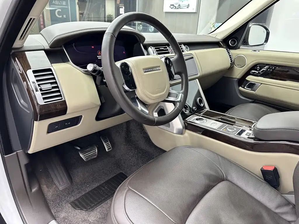 Land Rover Range Rover 2022 3.0 L6 400PS