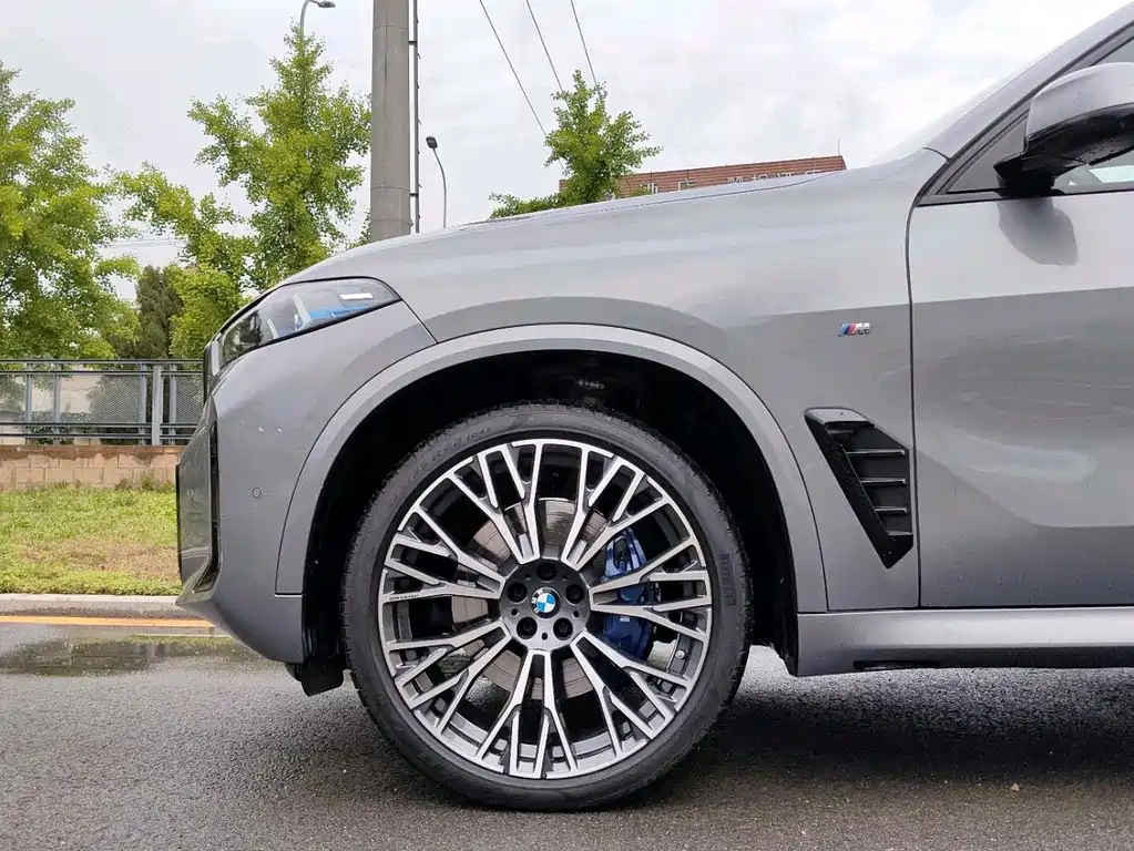 BMW X5 2025 xDrive 40Li M Sport