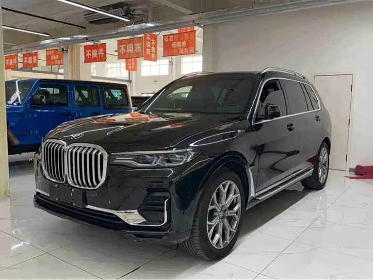 BMW X7 2021