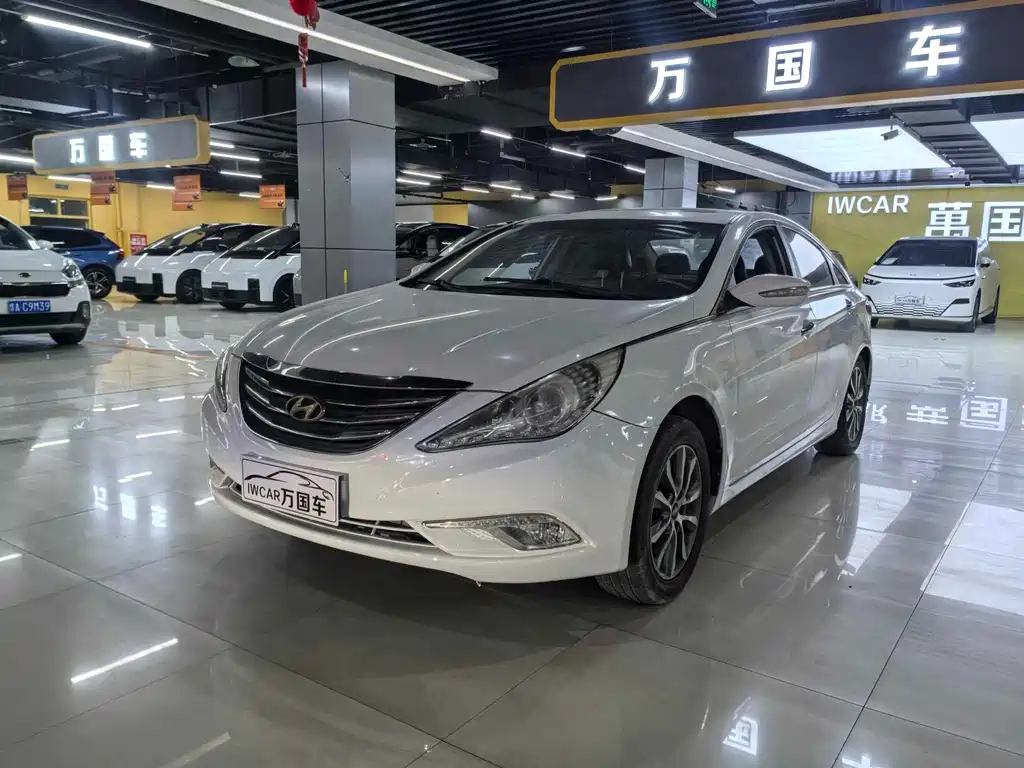 Hyundai Sonata 2013 2.0L Auto Leading Edition