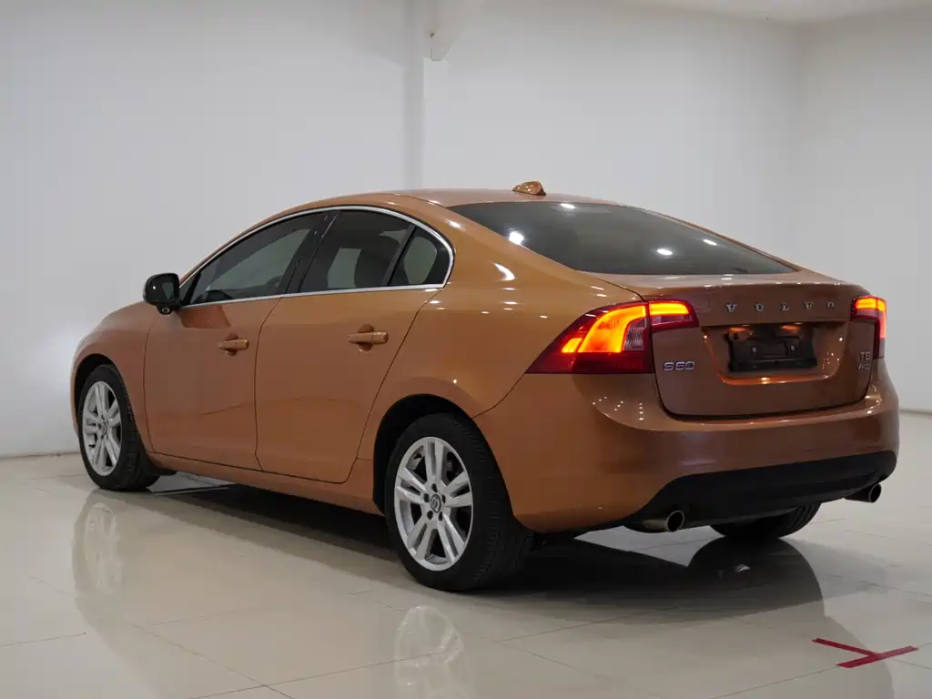 Volvo S60 (Import) — миниатюра 4