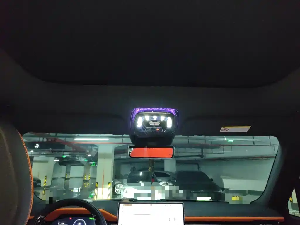 Zeekr 9X 2025 70kWh