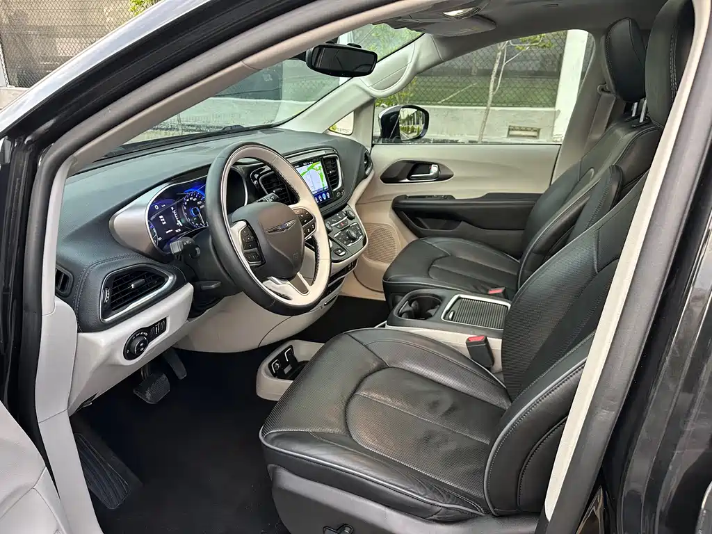 Chrysler Grand Voyager 2017 3.6L Premium