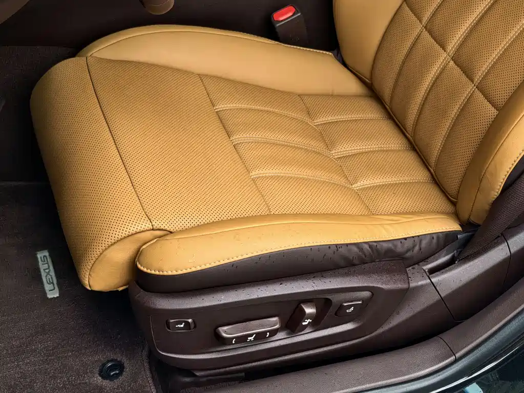 Lexus ES 2017 300h Mark Levinson Comfort