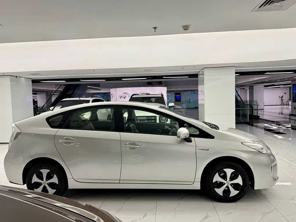 Toyota Prius 2012 1.8L Luxury