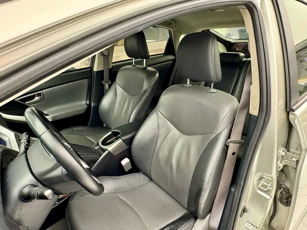 Toyota Prius 2012 1.8L Luxury