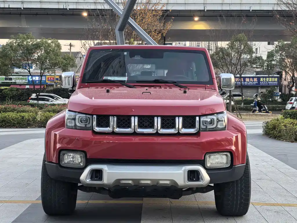 BAIC BJ40 2019 PLUS 2.3T AT Premium VI