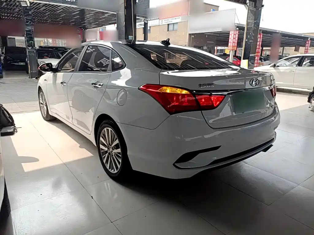 Hyundai Mistra — миниатюра 5