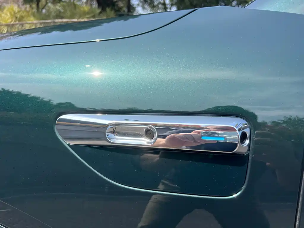 AITO ASK THE WORLD M9