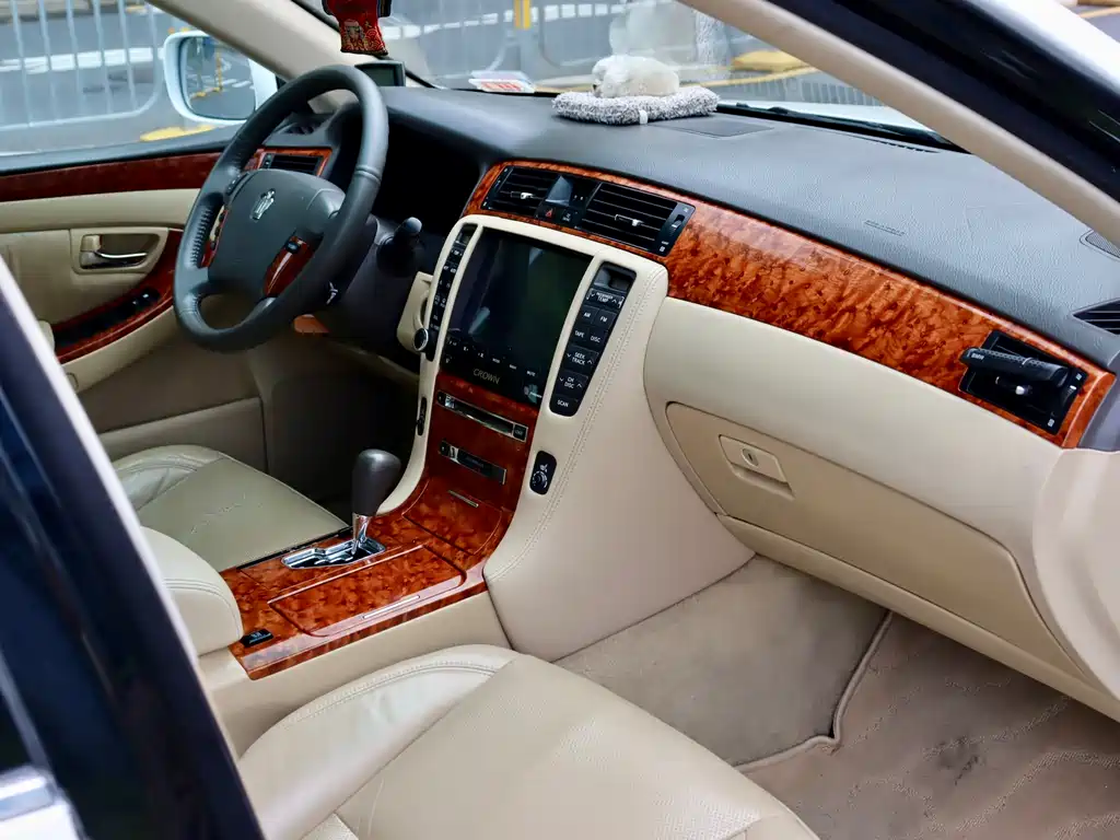 Toyota Crown 2009 2.5L Royal