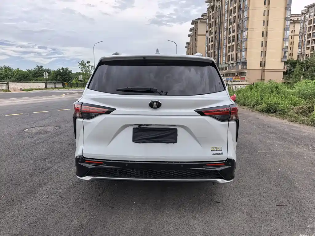 Toyota Granvia 2022 2.5L Luxury