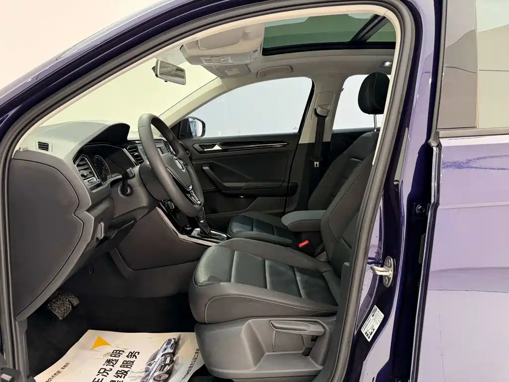 Volkswagen T-Roc — миниатюра 17
