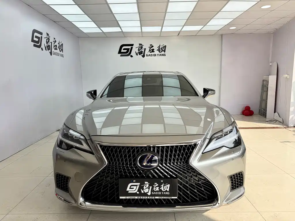 LEXUS LS