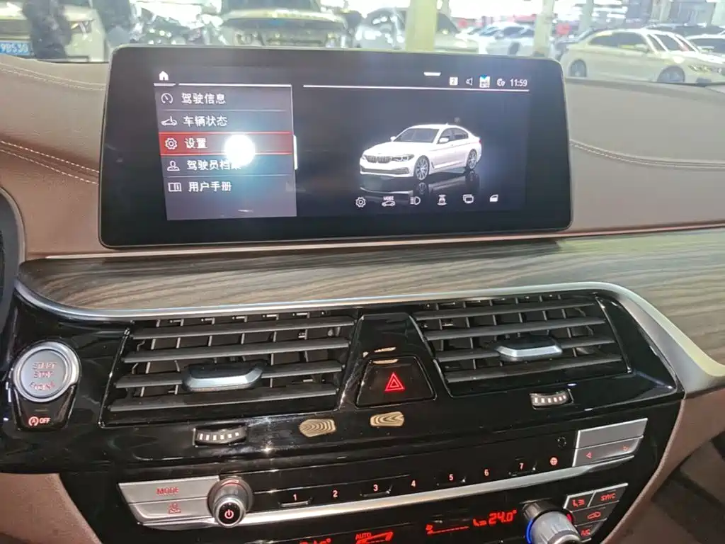 BMW 5 Series — миниатюра 13