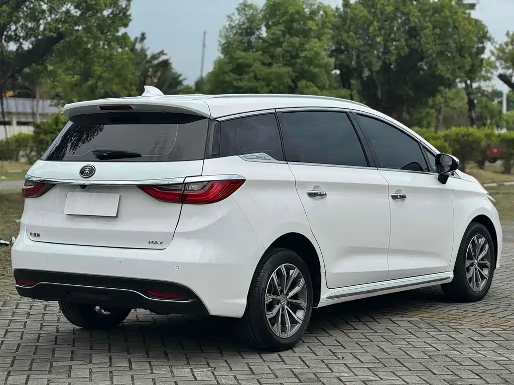 BYD SONG MAX