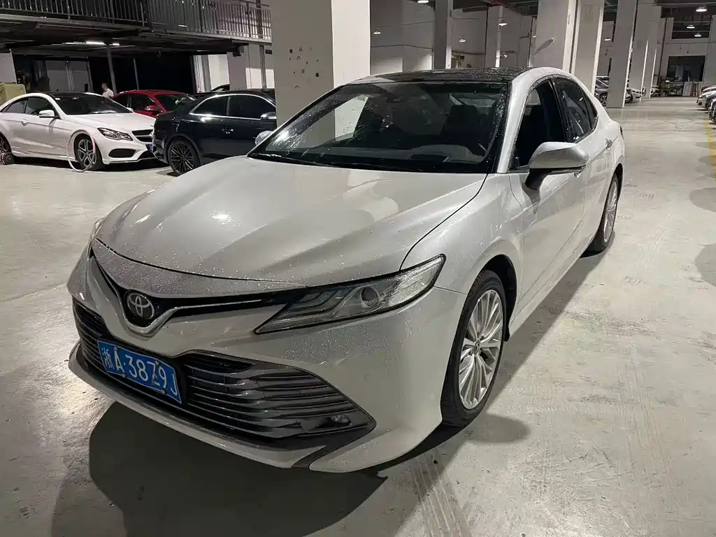 TOYOTA CAMRY