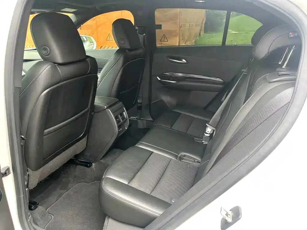 Cadillac XT4 — миниатюра 6
