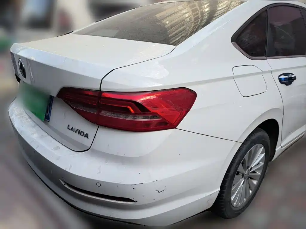 Volkswagen Lavida — миниатюра 4