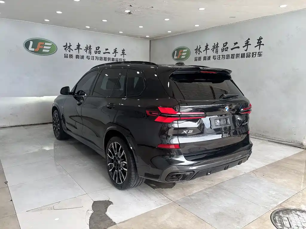 BMW X5 2025 xDrive 40Li M Sport