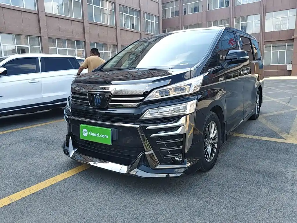 Toyota Vellfire 2023 2.5L HV Luxury