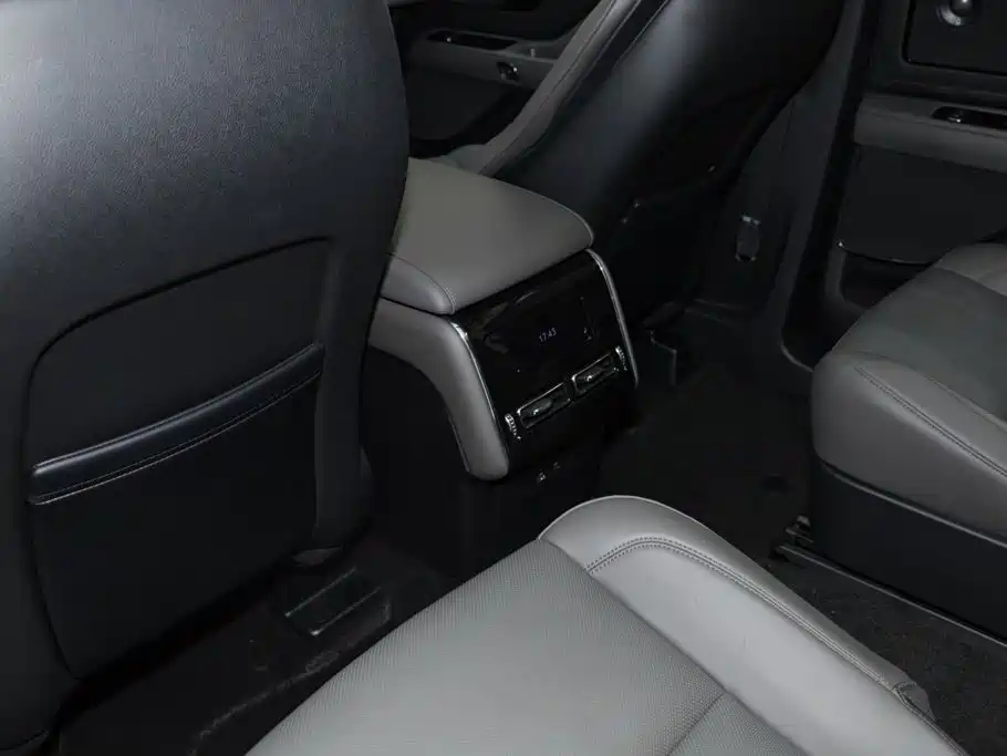 Lincoln Aviator — миниатюра 18