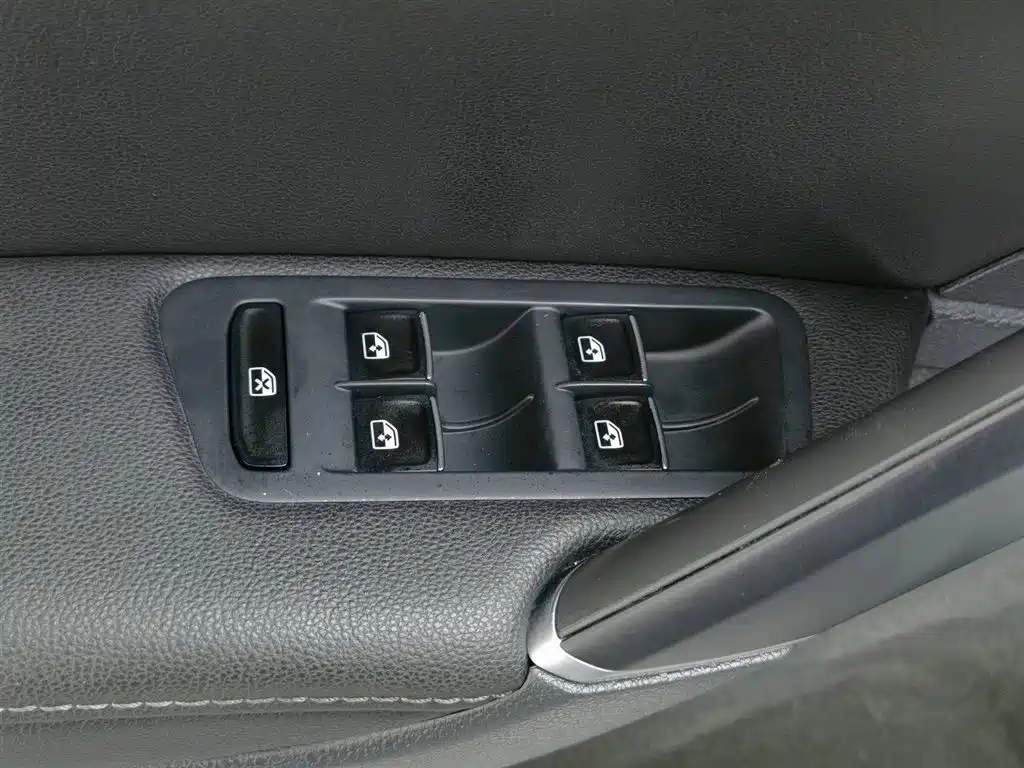 Volkswagen Golf 2019 1.6L AT Comfort V