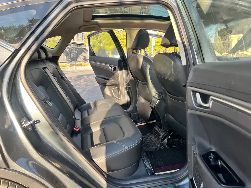 GEELY AUTOMOBILE EMGRAND GS