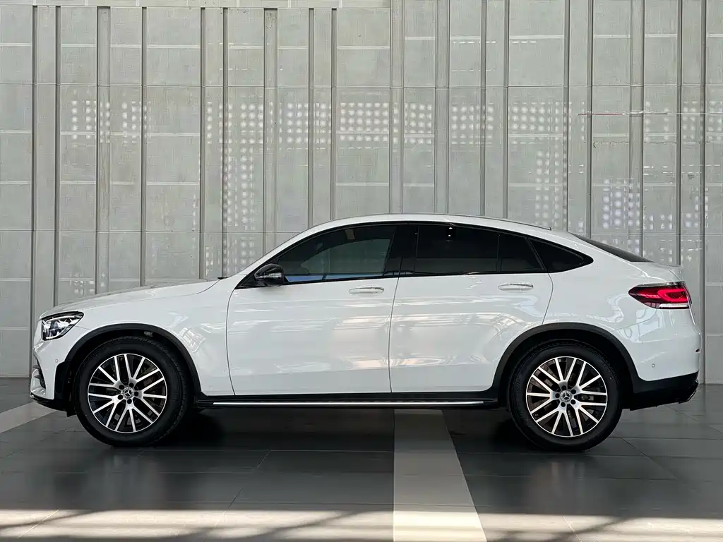 Mercedes-Benz GLC 2020 GLC 300 4MATIC SUV