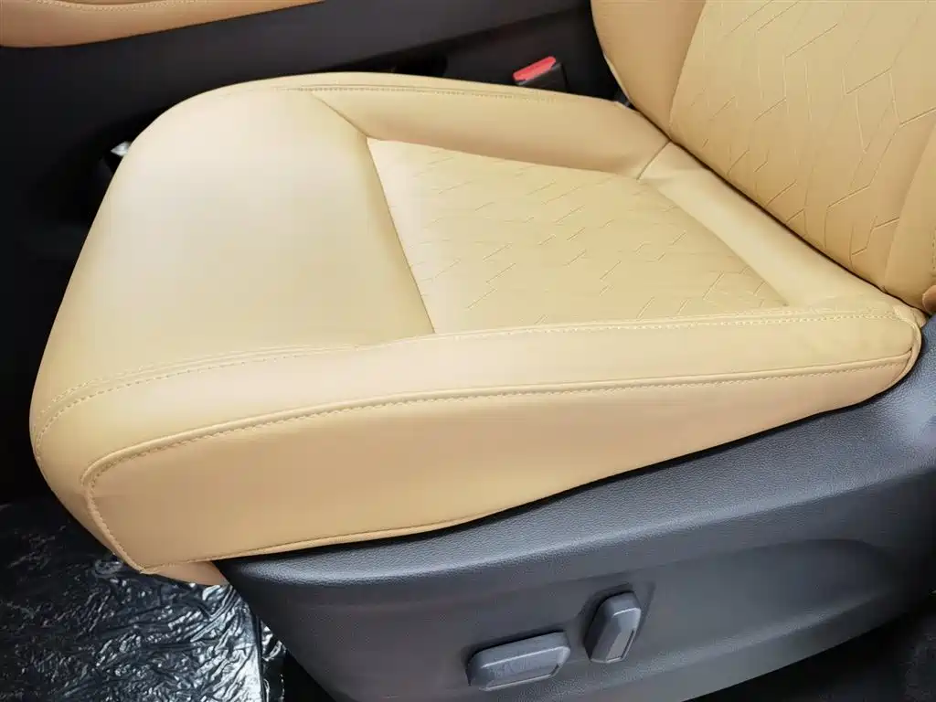 SAIC MAXUS CHASE G50 PLUG IN HYBRID