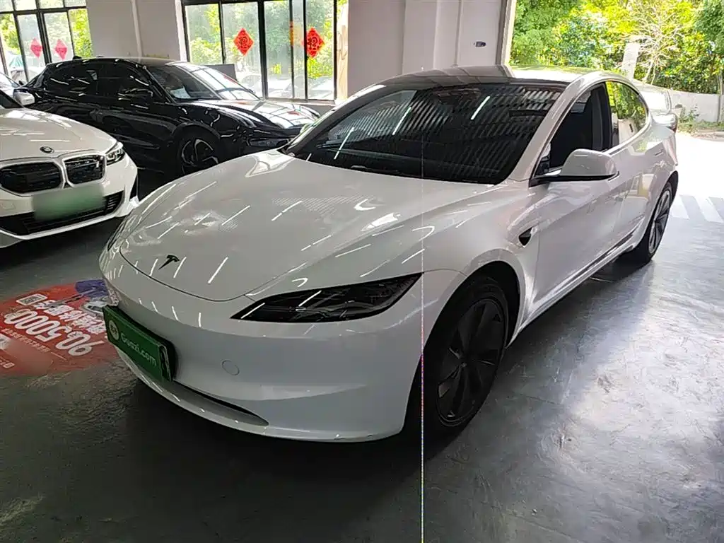 Tesla Model 3 2025