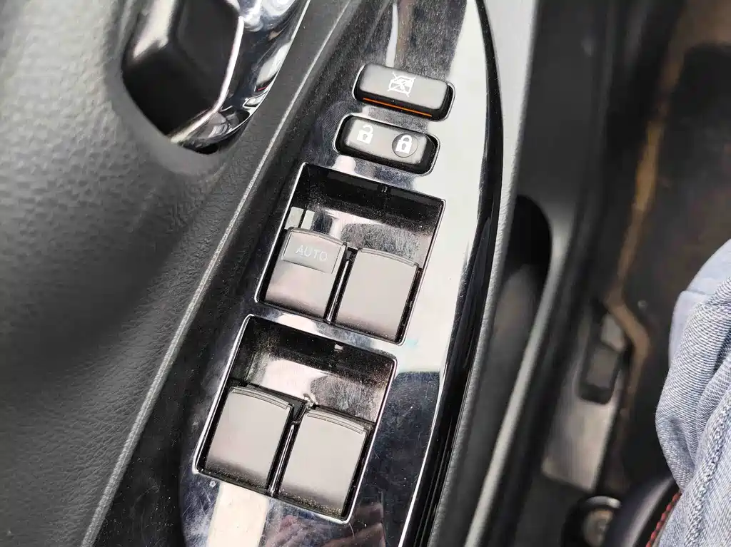 TOYOTA YARIS L ZHIXUAN