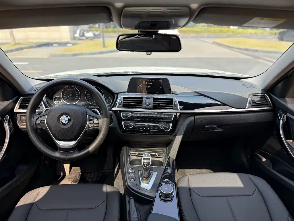 BMW 3 Series — миниатюра 6
