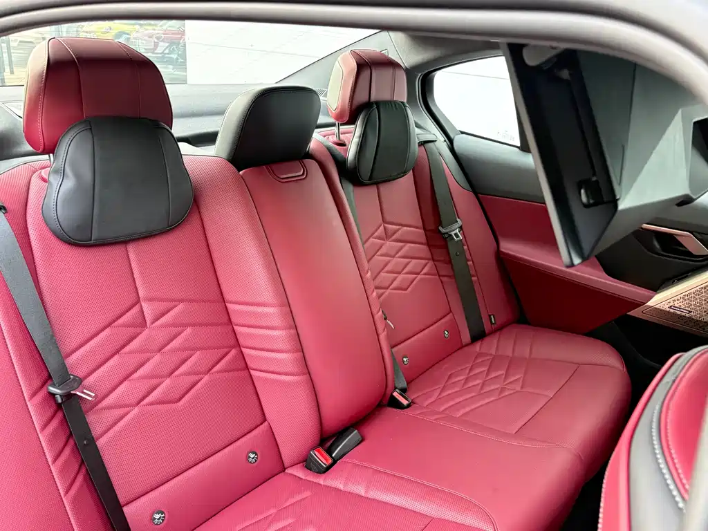 BMW 5 Series — миниатюра 16