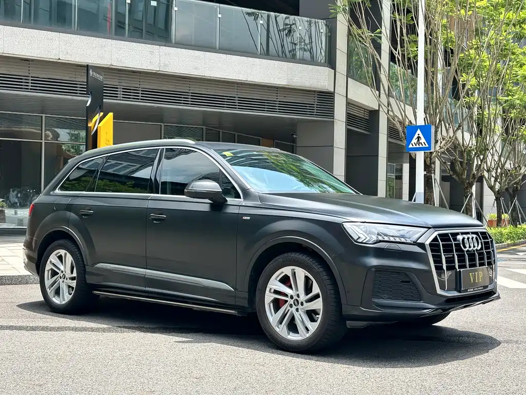 Audi Q7 2021 45 TFSI quattro S line Sport